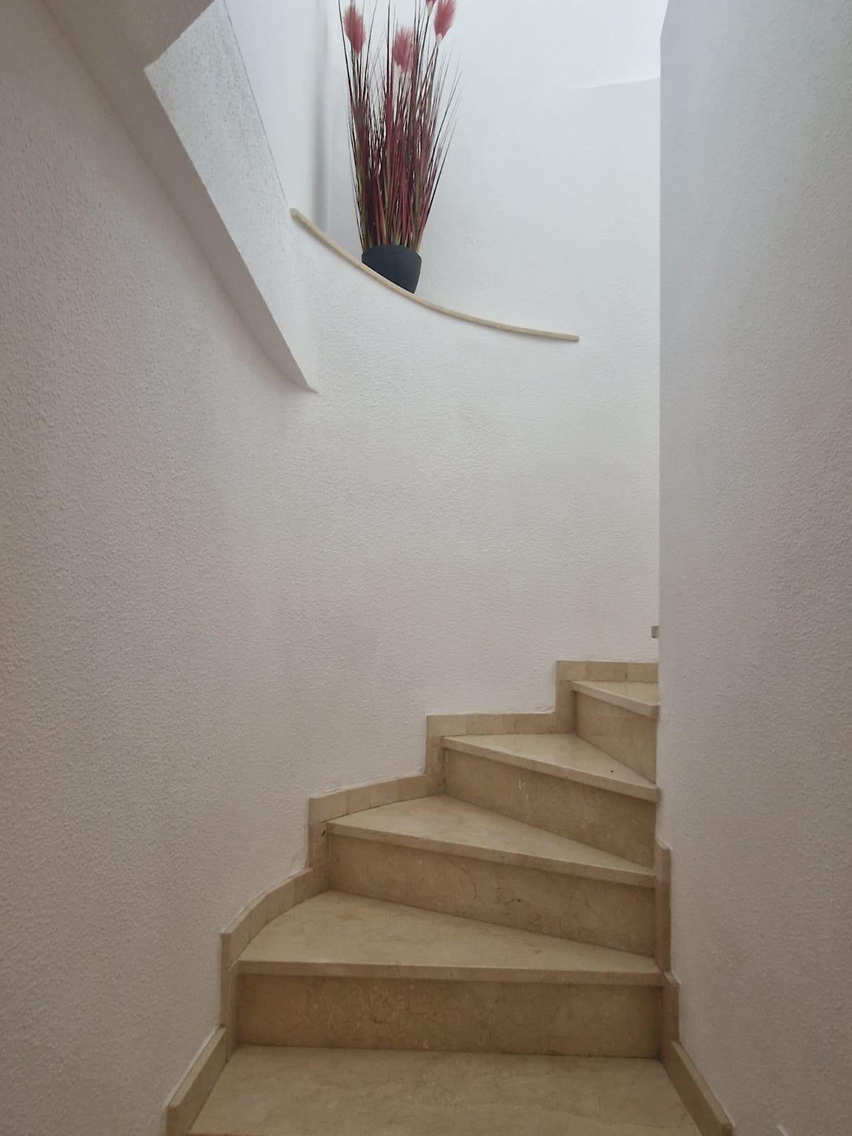 07a30568-736f-4ca6-9df8-ade2b2e3a4e9