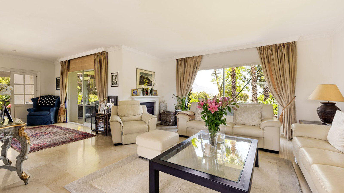 10-bb915d1cb19341576dcdc994b81ab9c5