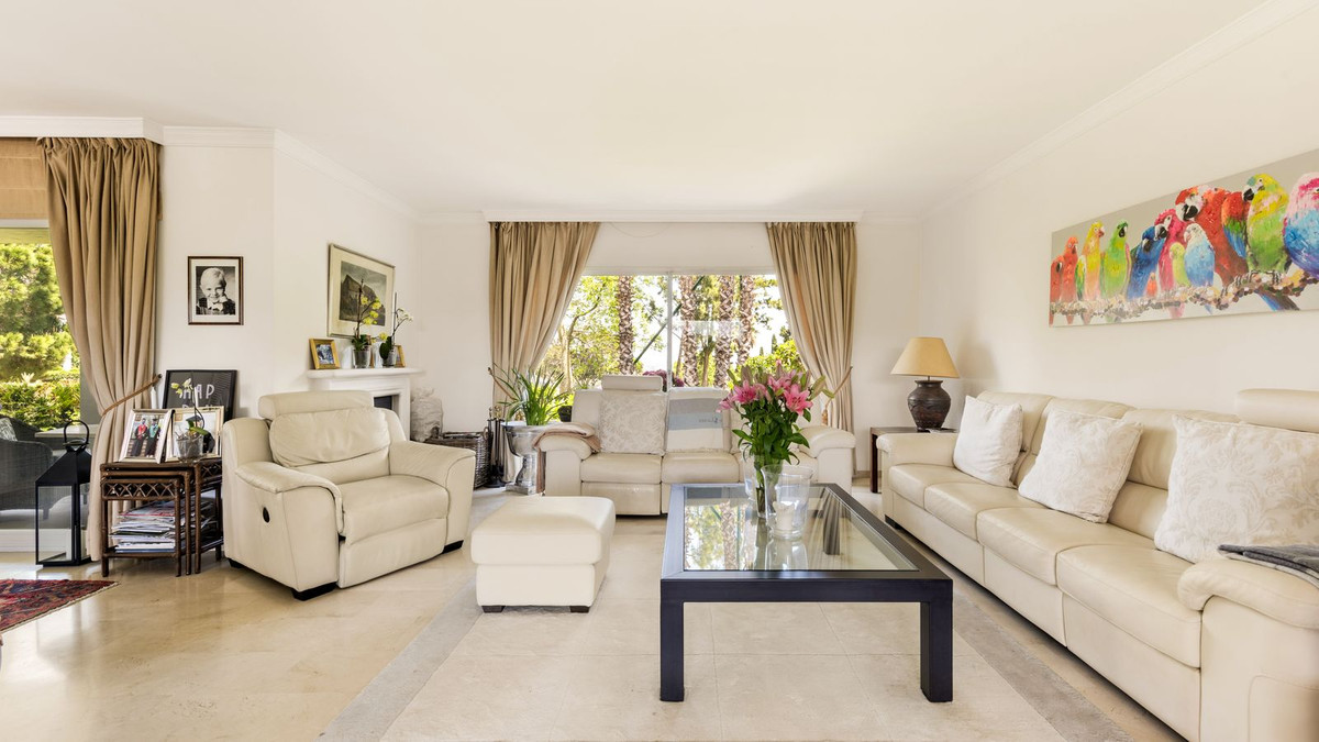 11-20939a0134ad724a8cb2a801094d15a4