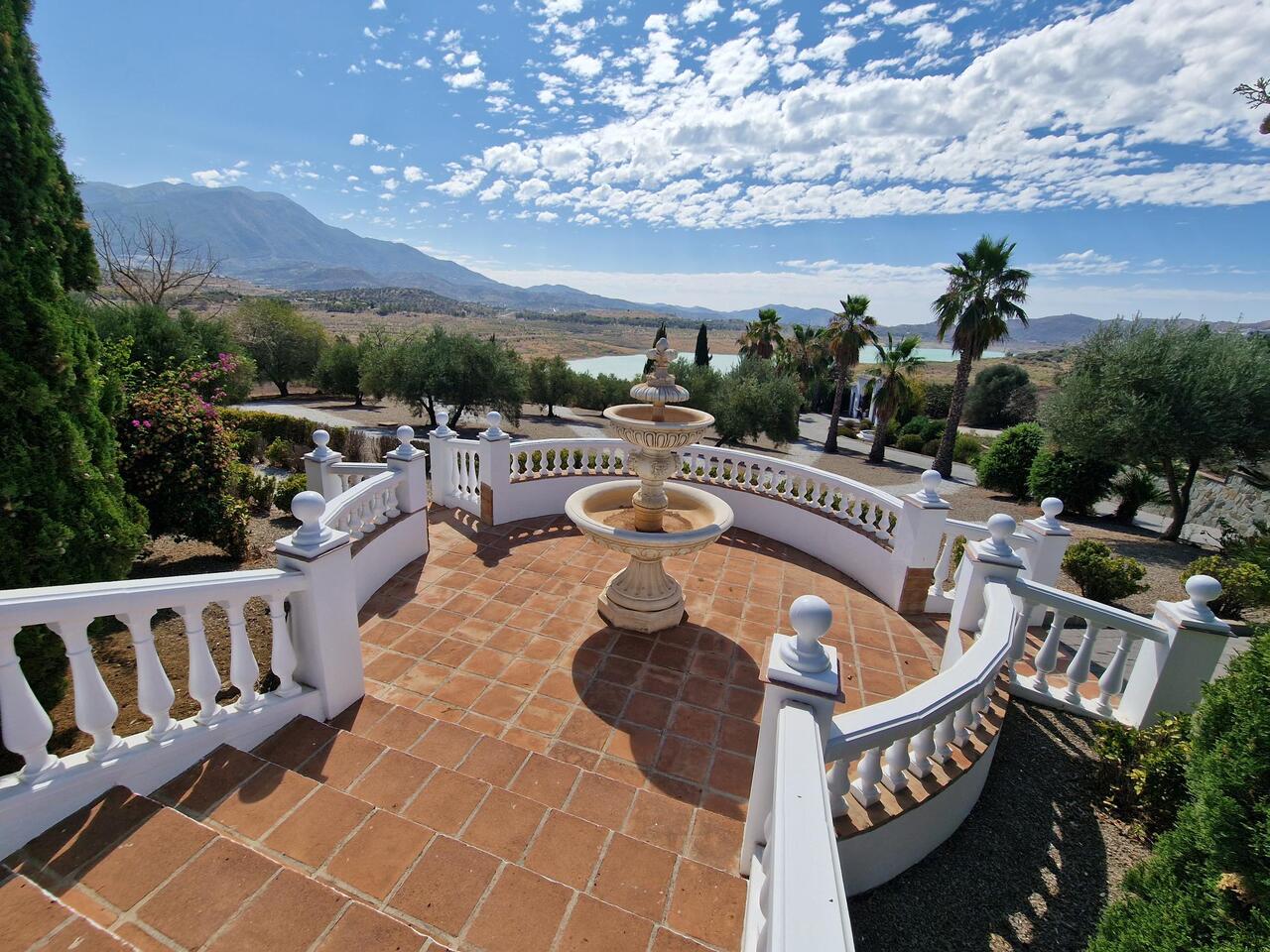 1207-villa-for-sale-in-vinuela-38518-large