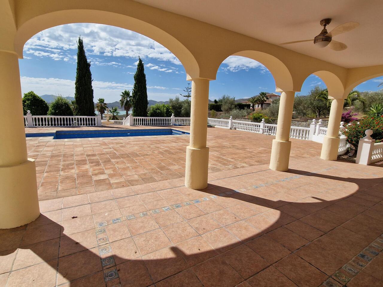 1207-villa-for-sale-in-vinuela-38530-large