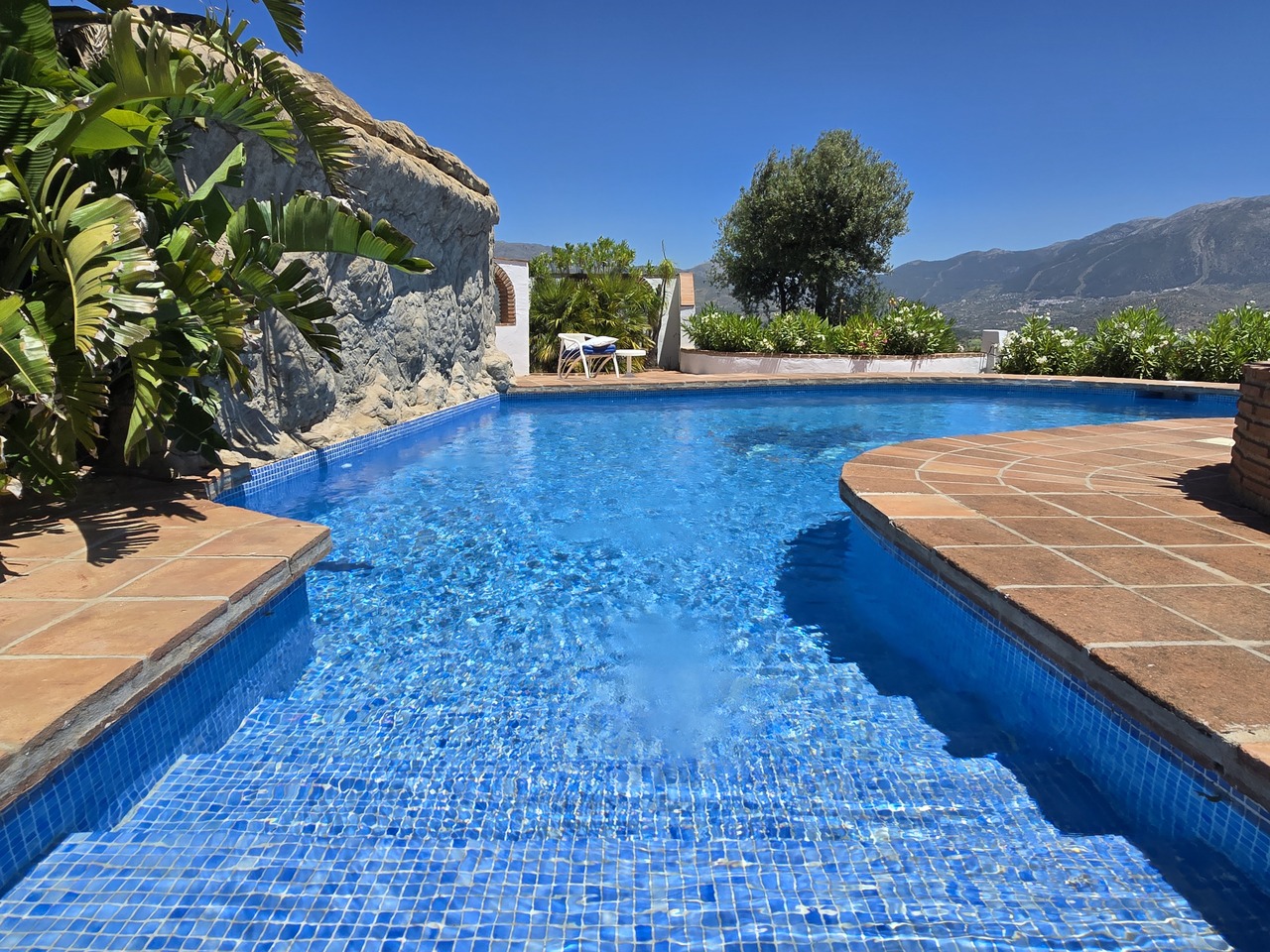 1362-villa-for-sale-in-vinuela-47183-large