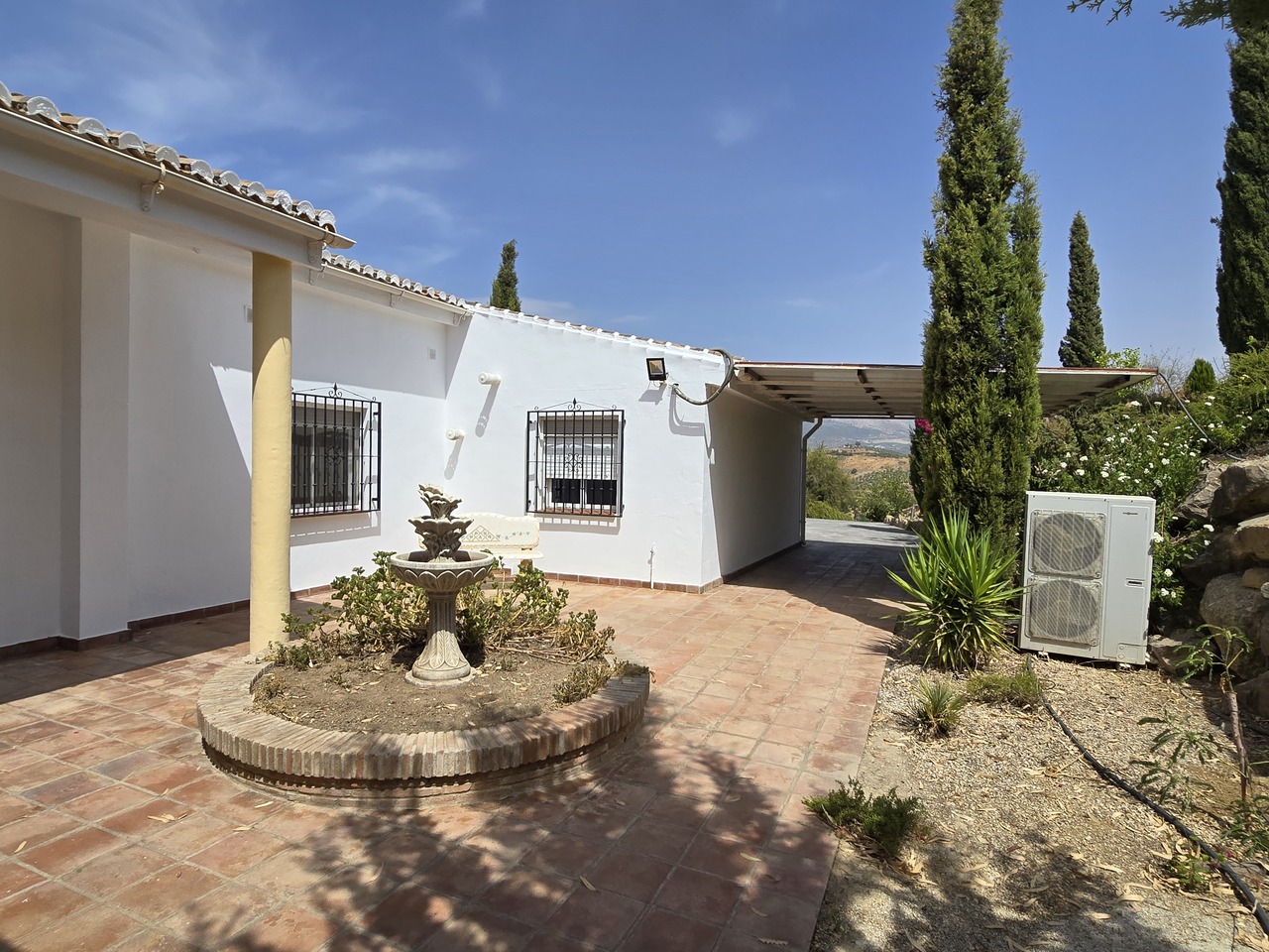 1382-villa-for-sale-in-vinuela-48657-large