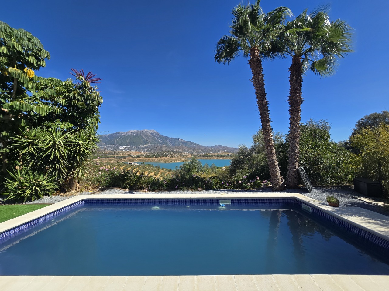 1388-villa-for-sale-in-vinuela-49305-large