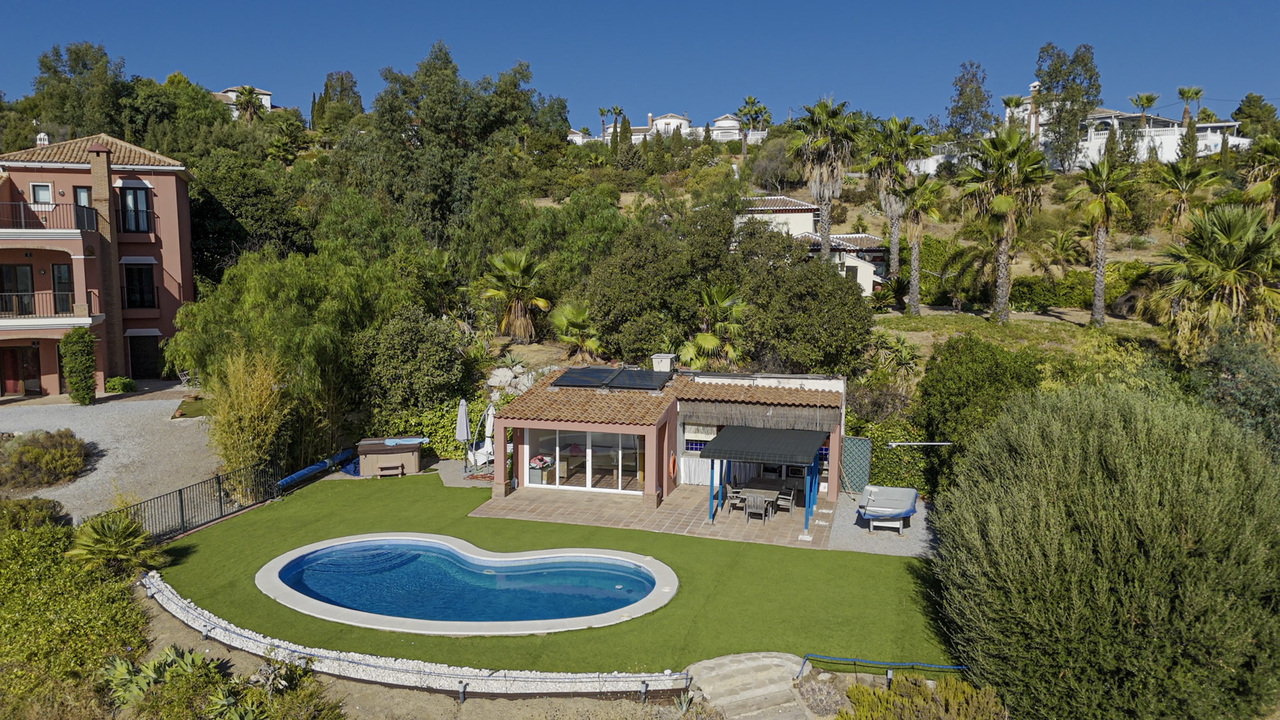 1388-villa-for-sale-in-vinuela-49545-large