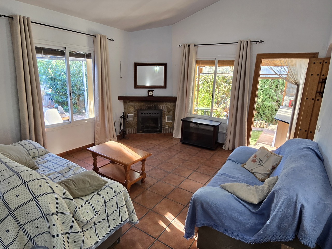 1394-villa-for-sale-in-vinuela-49735-large