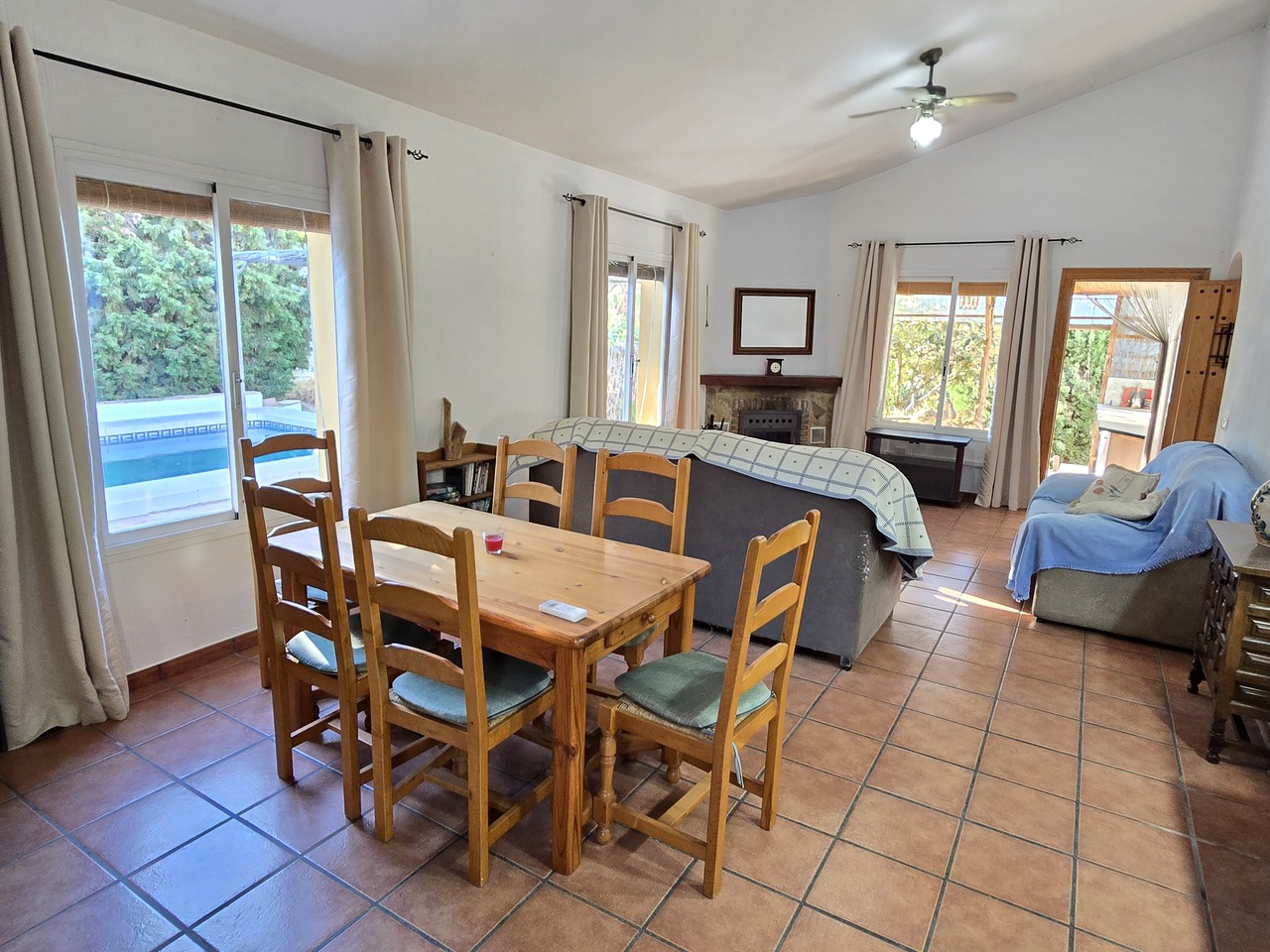 1394-villa-for-sale-in-vinuela-49736-large