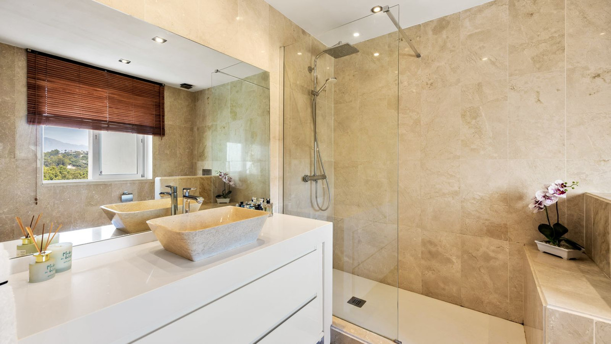 18-cc72f169493c096e712837ff5d8b6e41