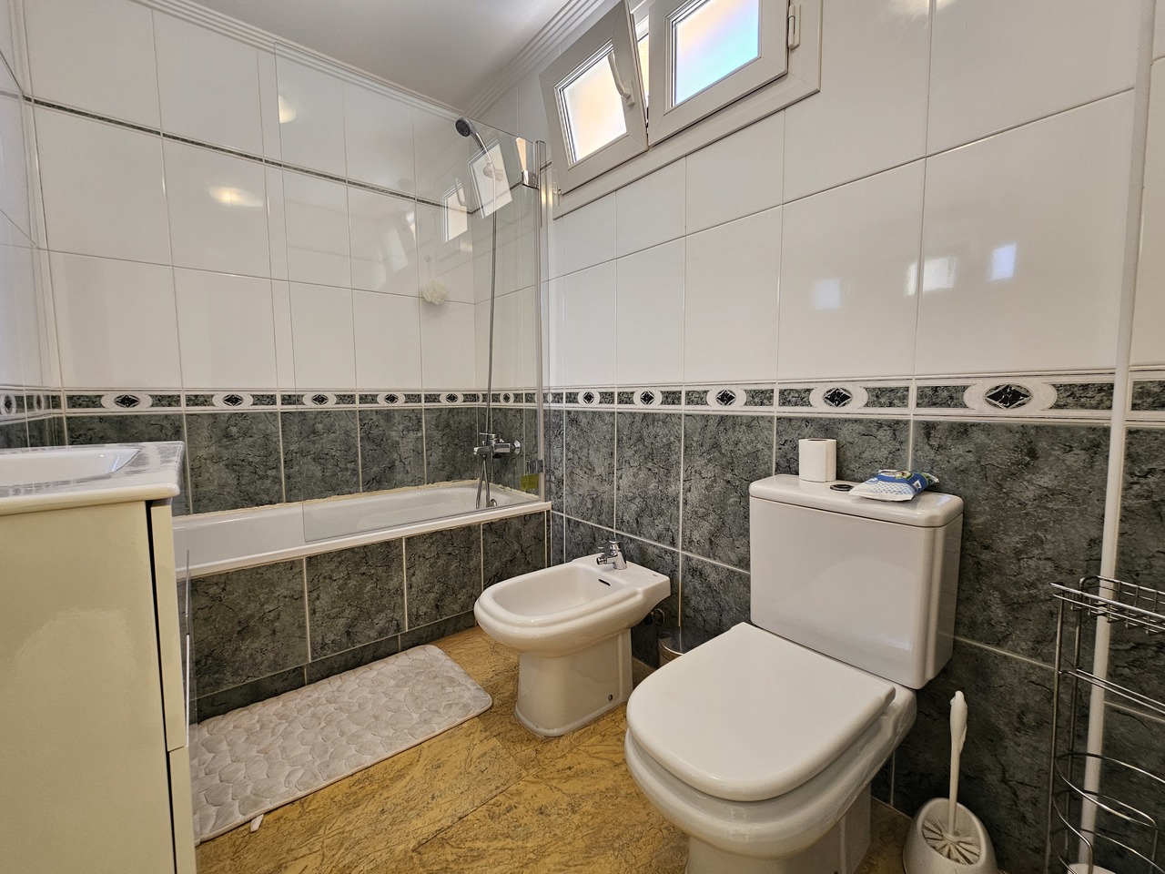 20250408_131336_xlarge