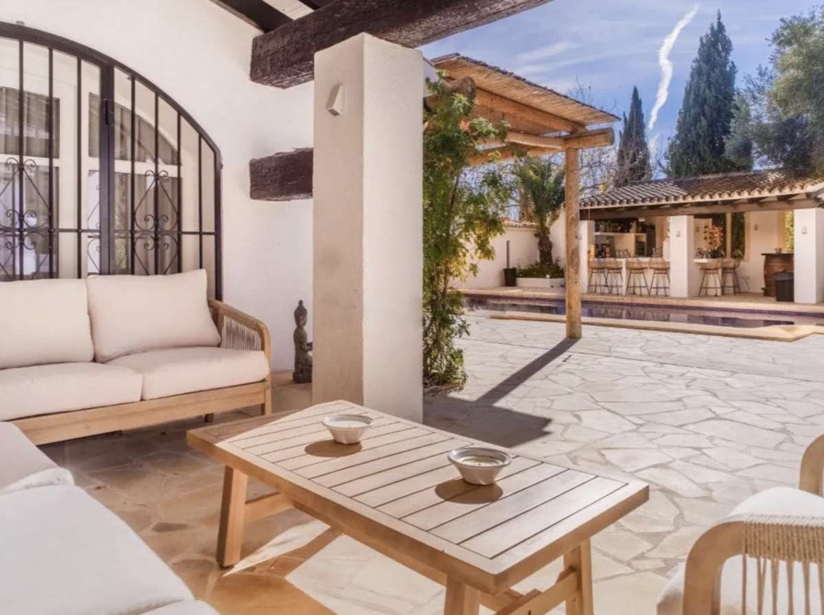 20250531084406000000_terrasse-couch-