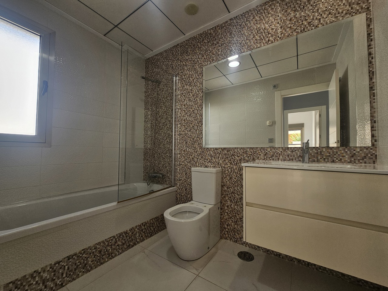 20250807_124058_xlarge