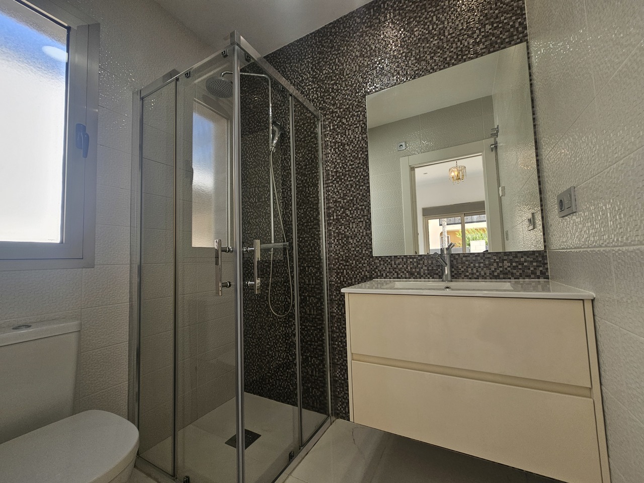 20250807_124150_xlarge