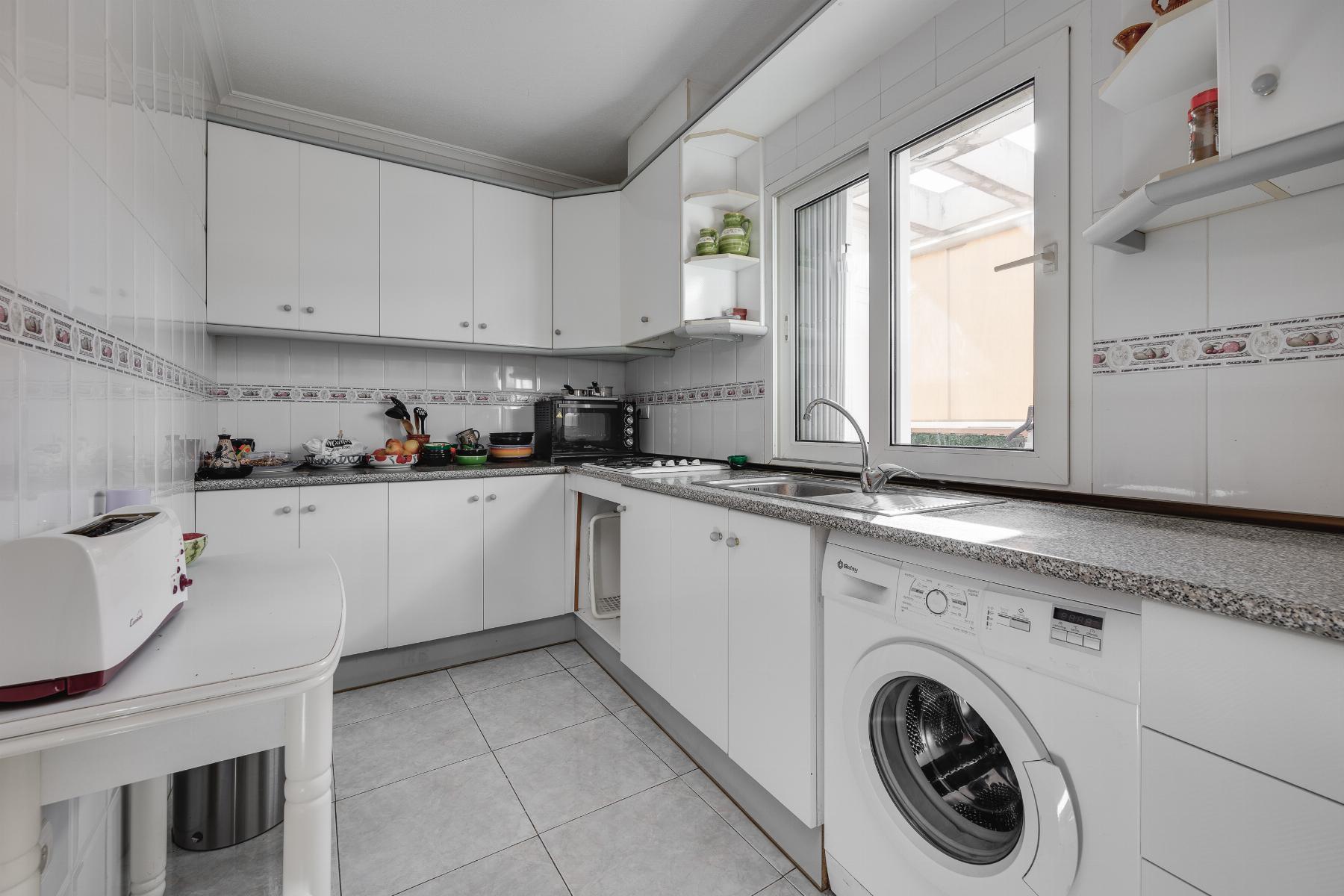 2203_o_1j80ma32m5i6goi2ombe61kgb1n