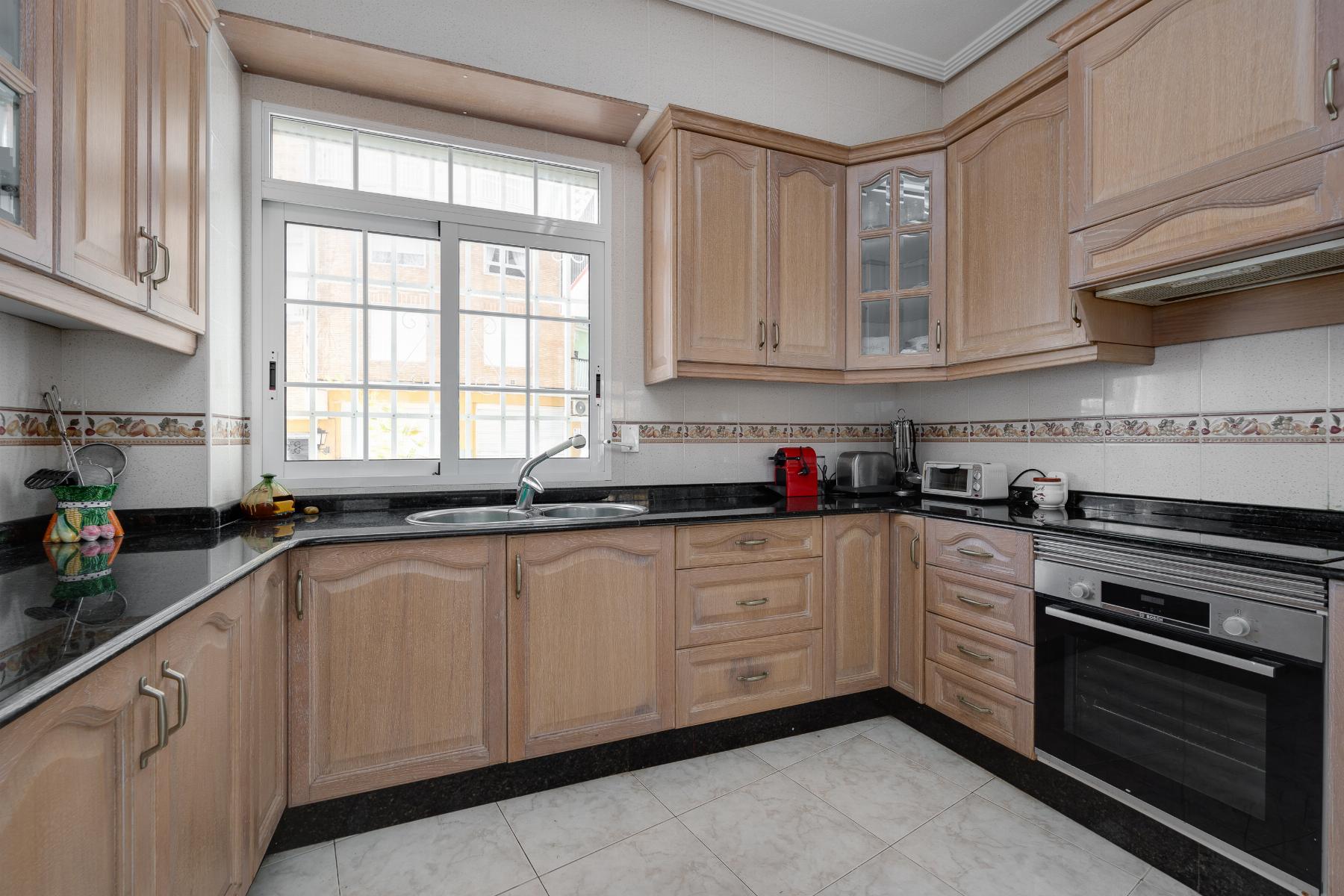 2204_o_1j83a77ctjec1ts46pq1c2h18go2b