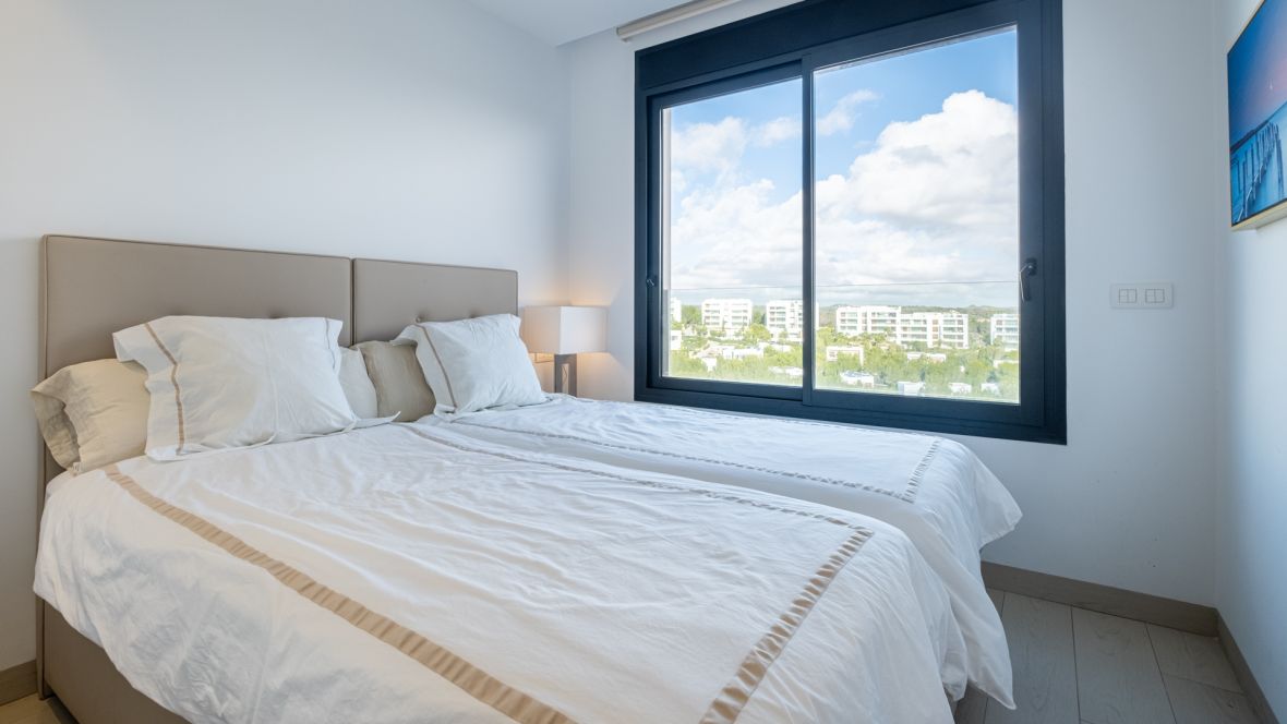 23584454-dsf0212-hdr