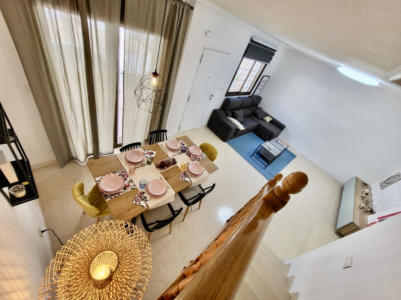 9dd66292-9e39-44cb-83d6-55a88a8f70ae_xlarge