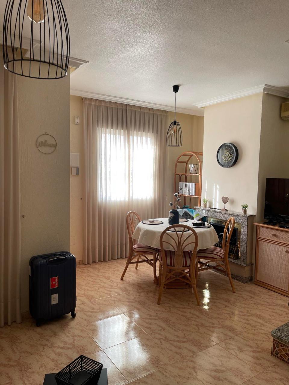 g_ecdxu3vew4240dyuk66f