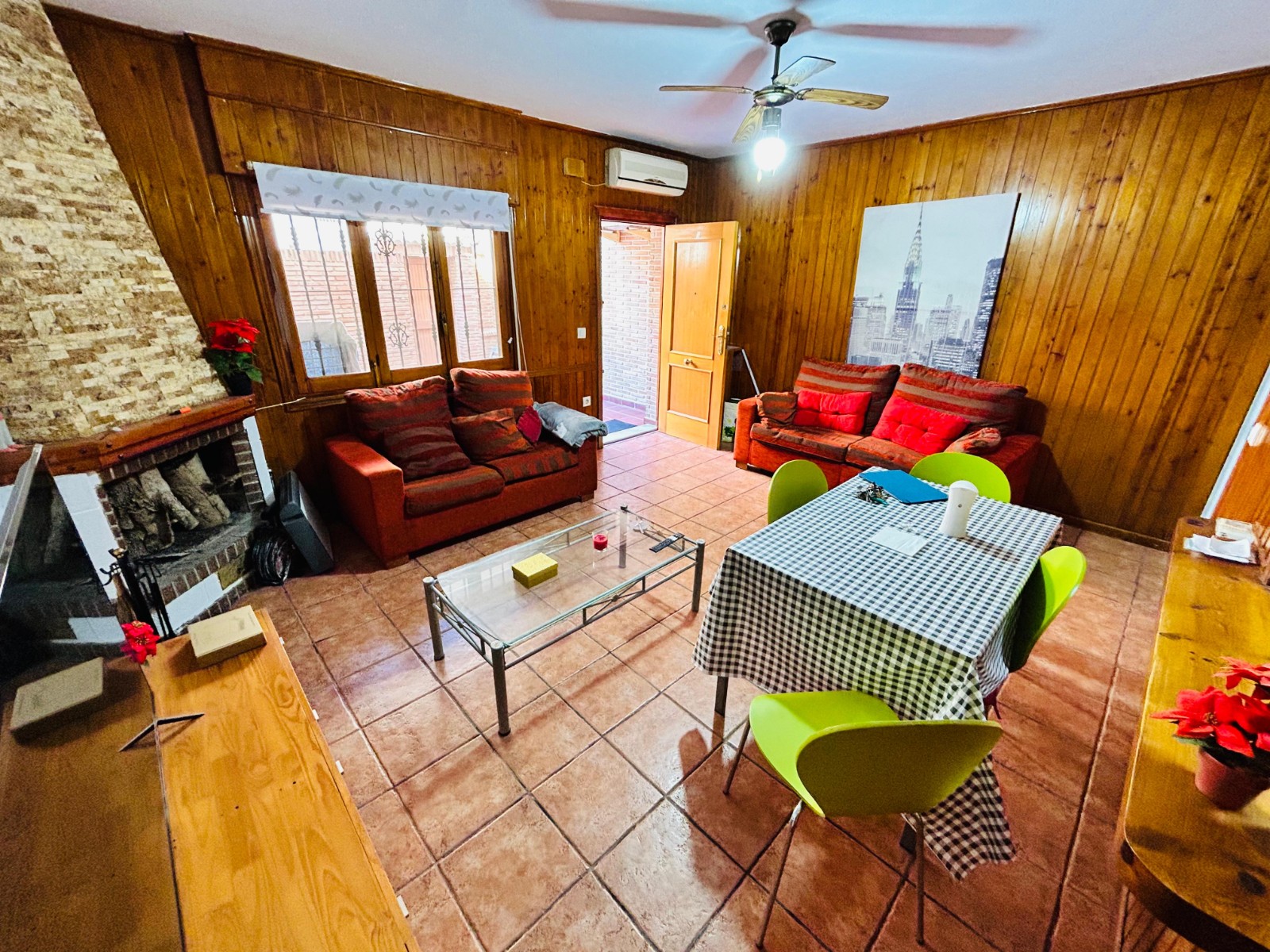 o_1hvekp9vcive1kd812bh8vk10i130