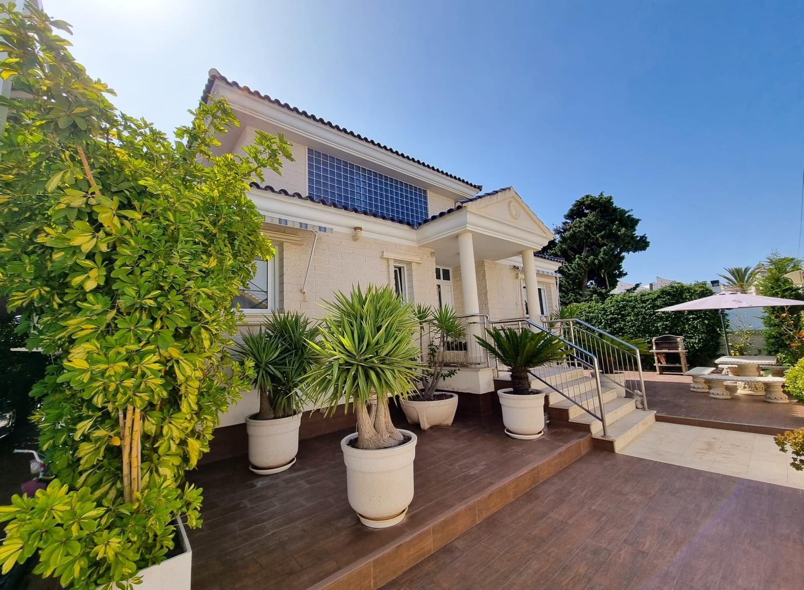 o_1ii9i8u70jkmgt81opr1vn3gpb7n