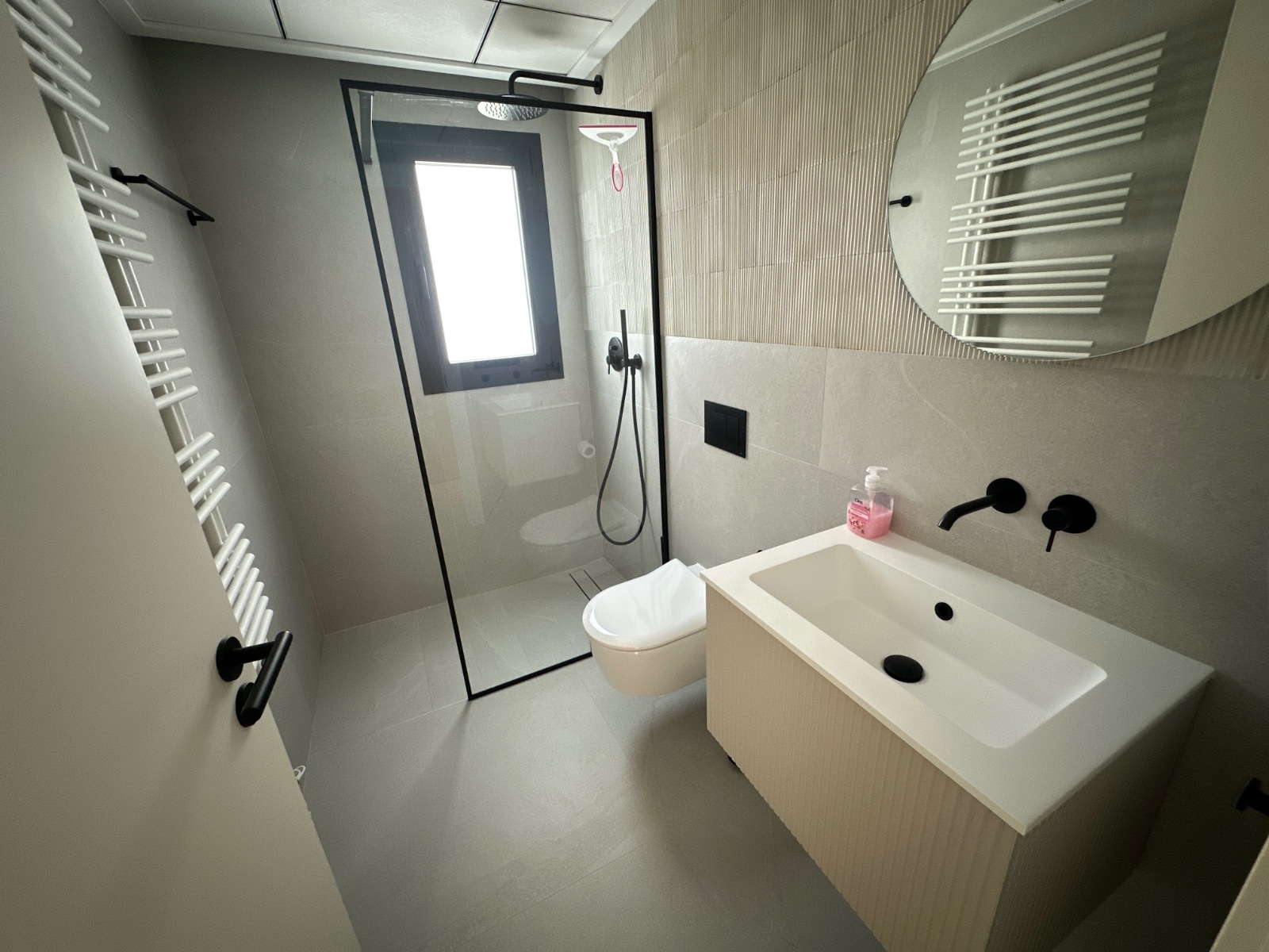 o_1ij0rmvd0agj1l511m7i137l14nt29