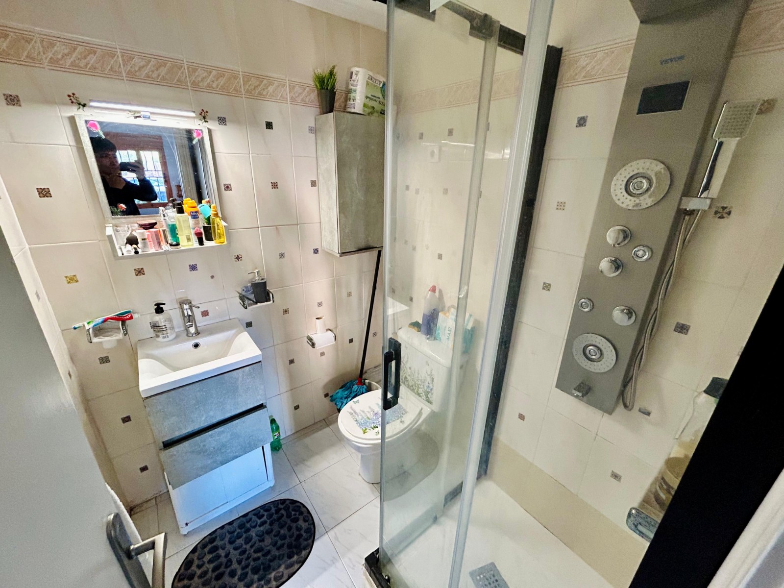 o_1ijanmv1nb241g16aev6hkr453h