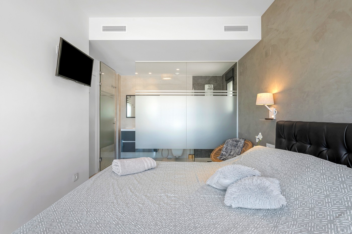 o_1in9l3oia1v51p621q6m5u6bn22r