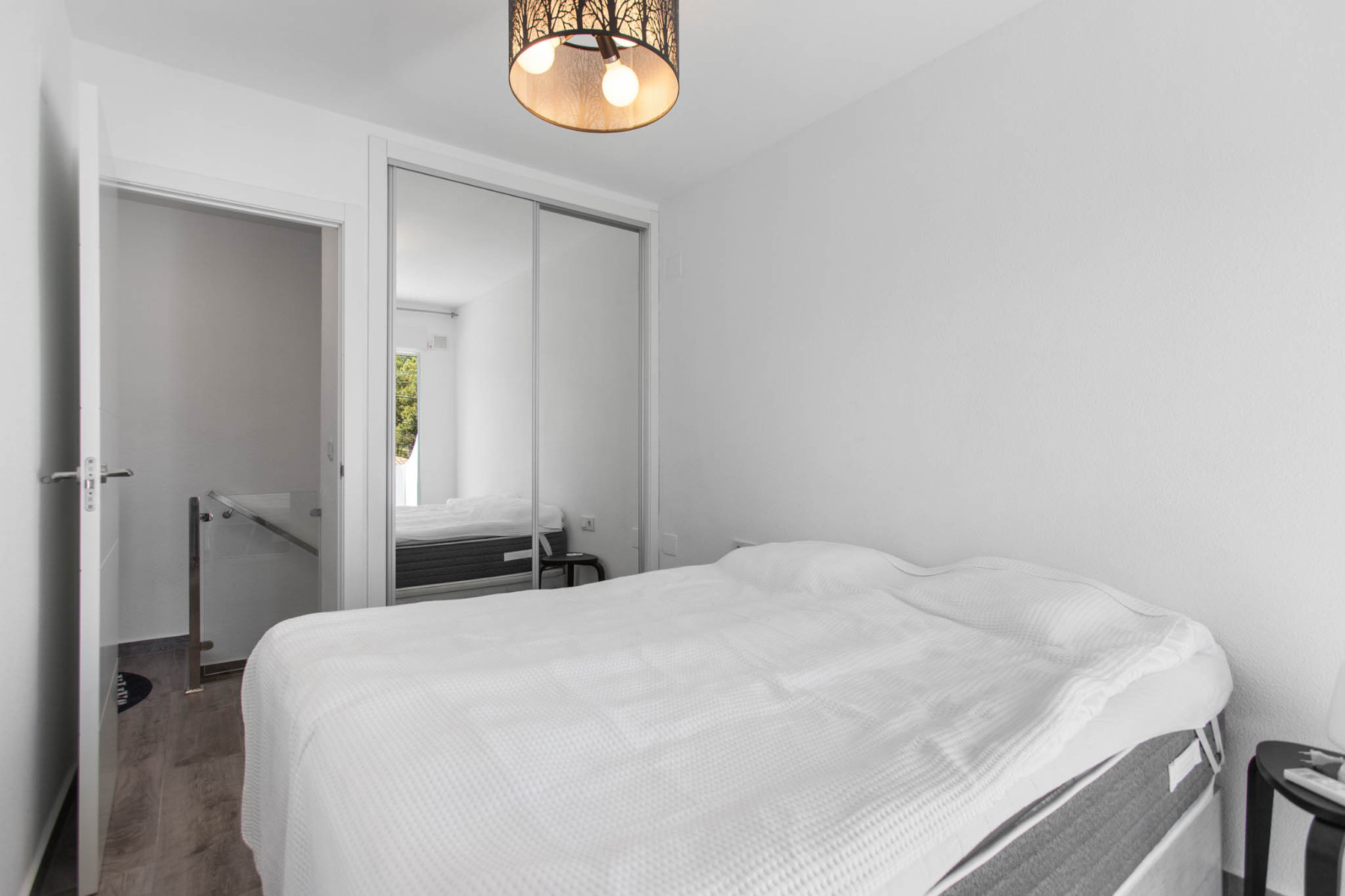 o_1iturnv87163ruit1bhgr741fb42i