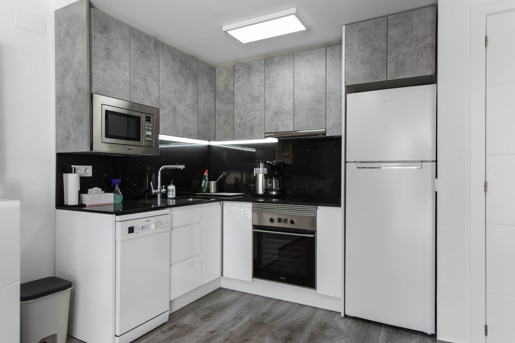 o_1iturnv8785m106gr9f15k1q6t2d