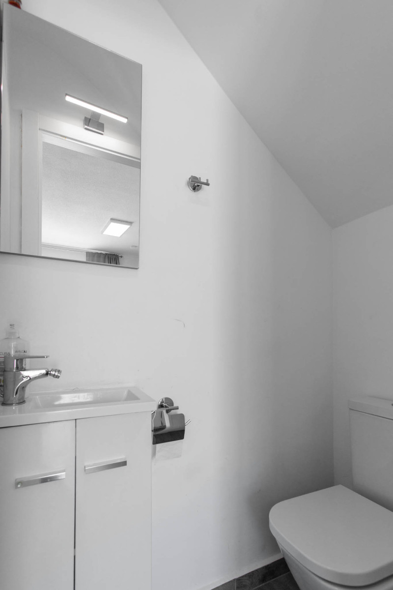 o_1iturnv87cmm1fplb16htels2e