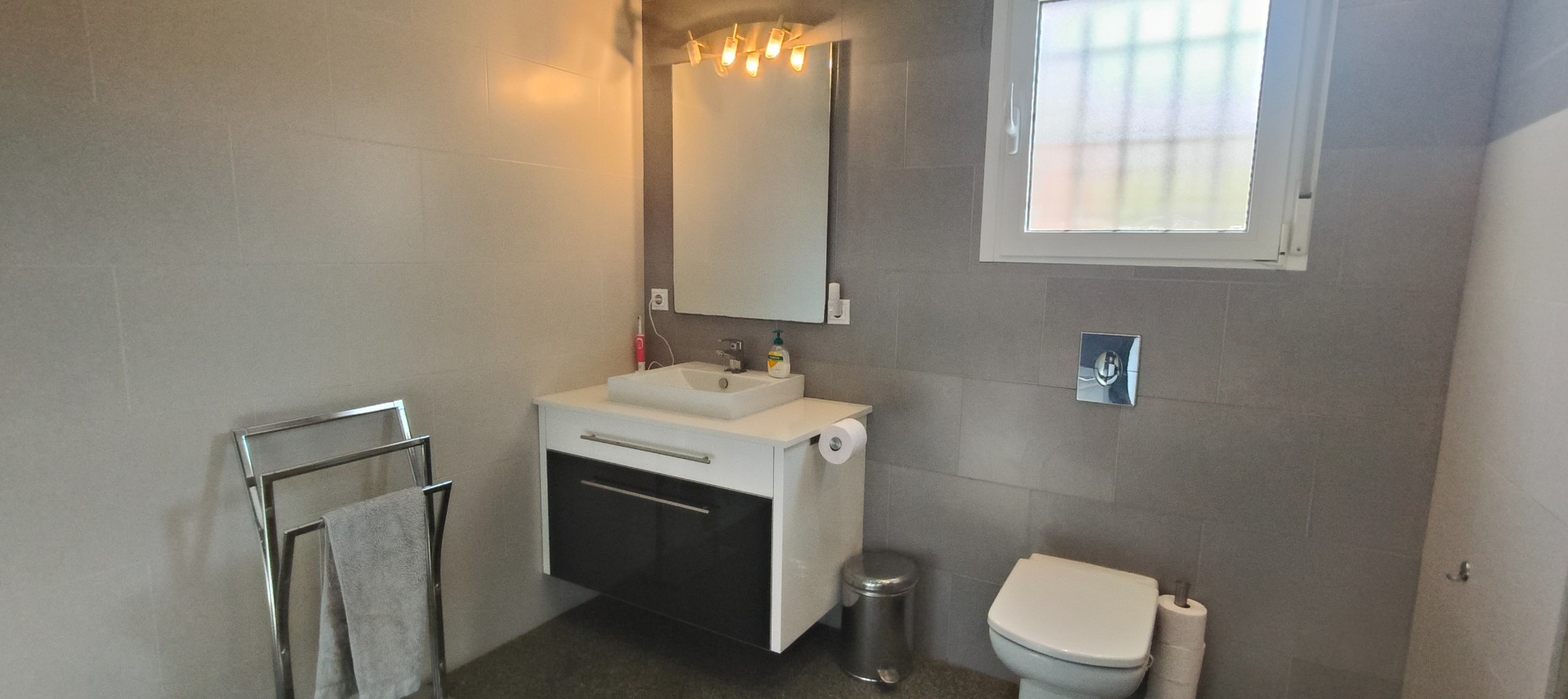 o_1j195qjvupor7jhur8dddeiv2k