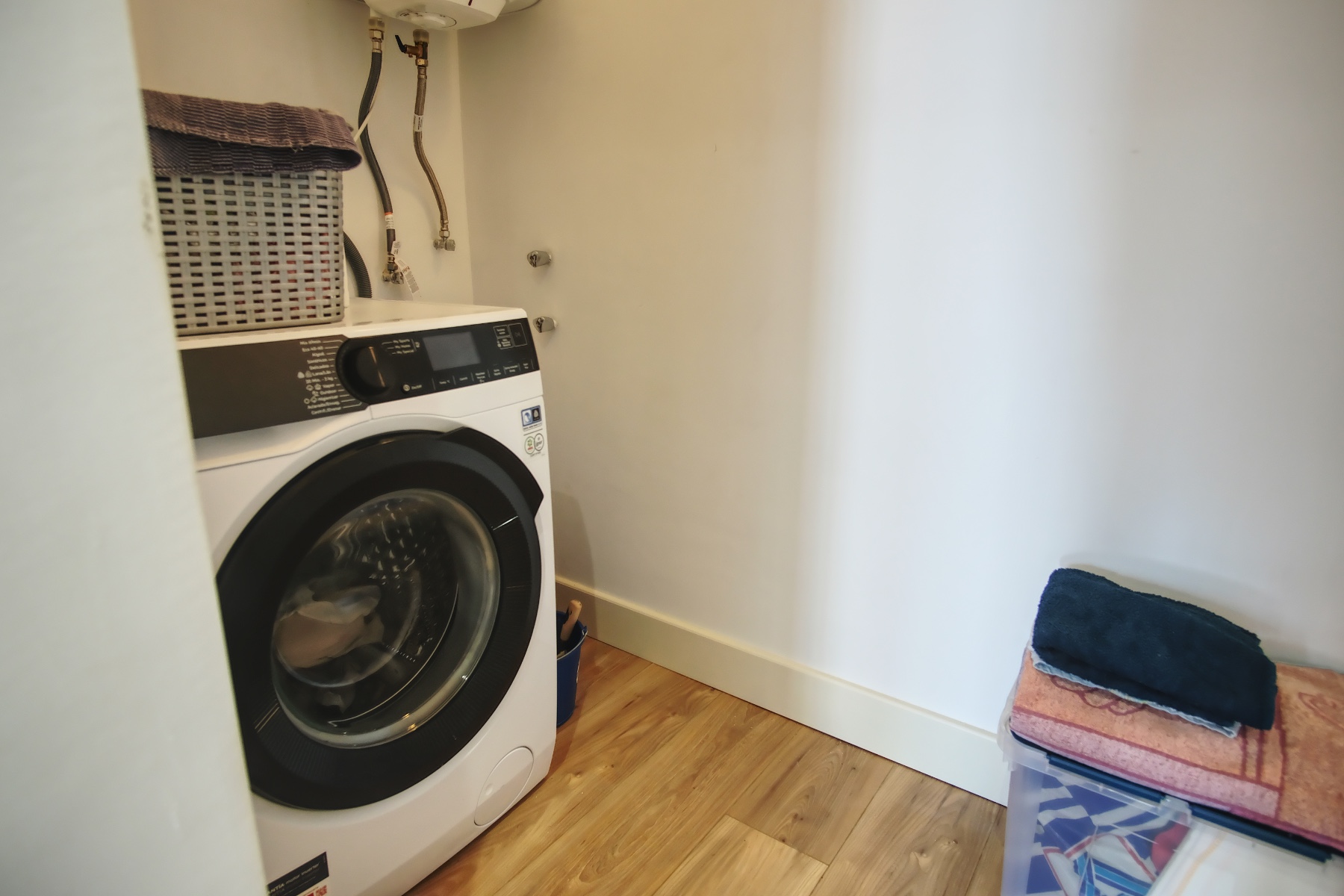 o_1j3j1ecoeumc1q9f1e4e6o41gij4u