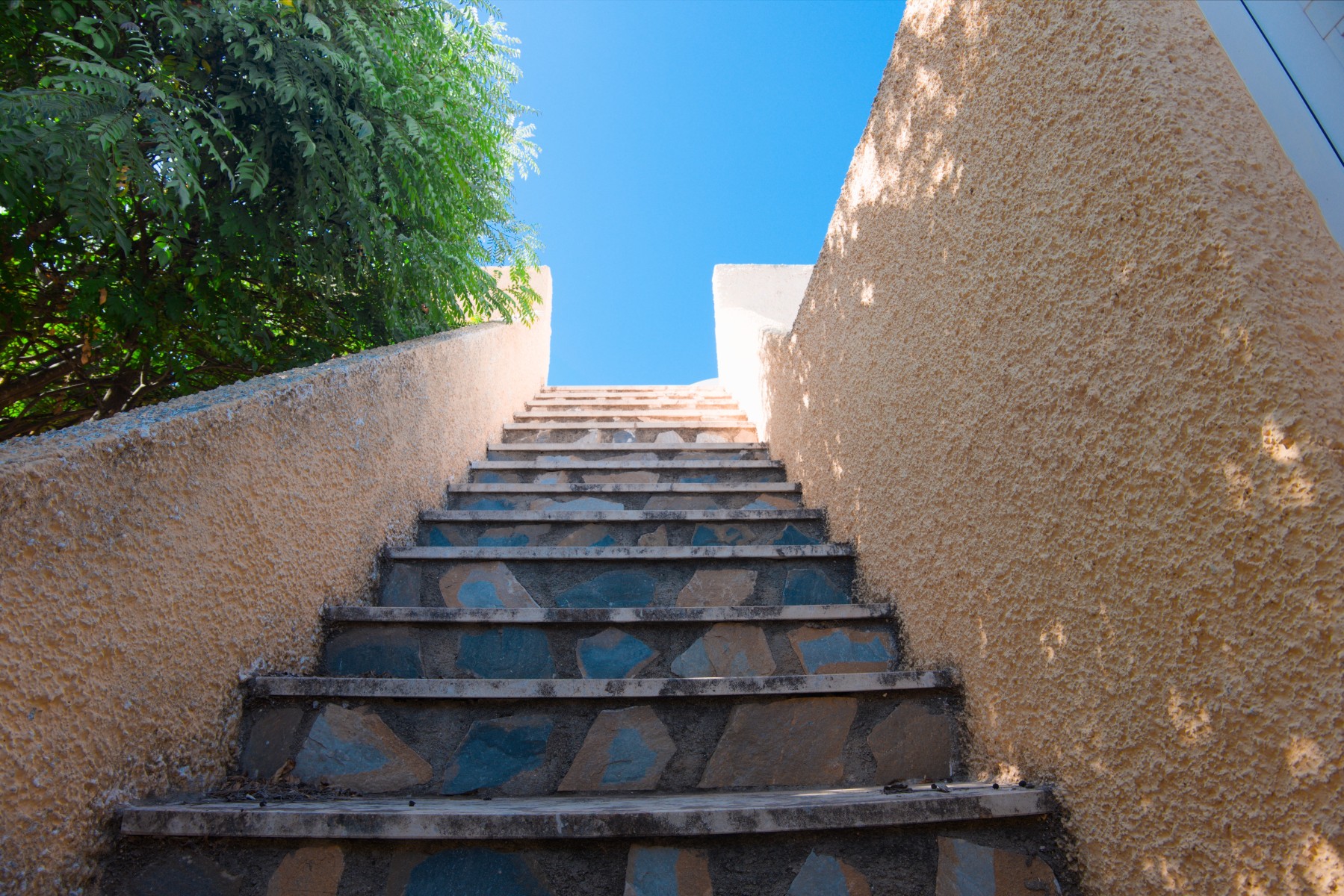 o_1j5bfv1mtlen198146j1hsh18vv2j