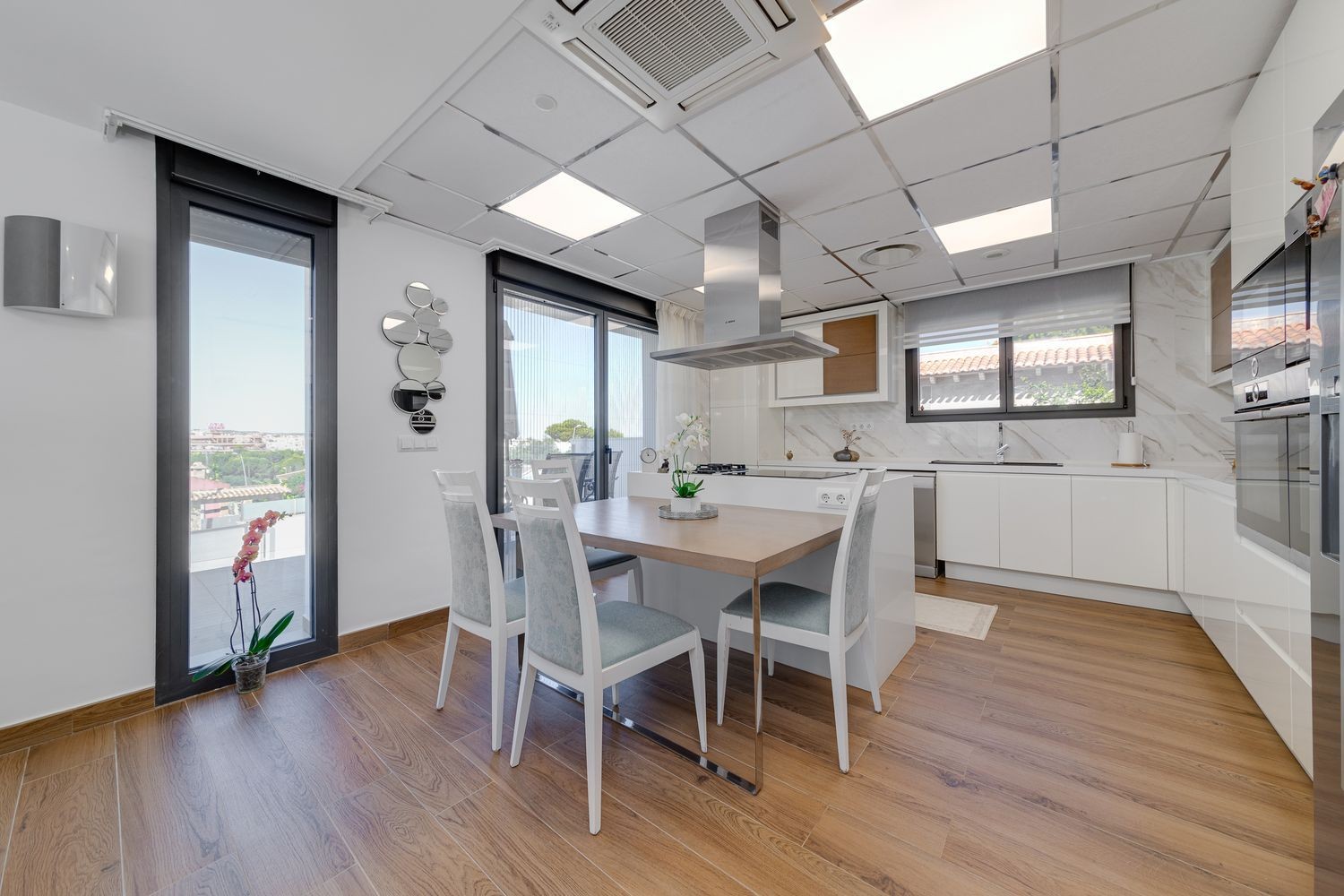 o_1j62fl1vr68o1m161tre1hap1c7j2n