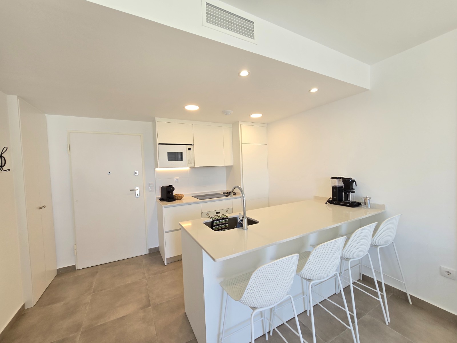 o_1j6g7oio81ocos9d107kk2b1e812p