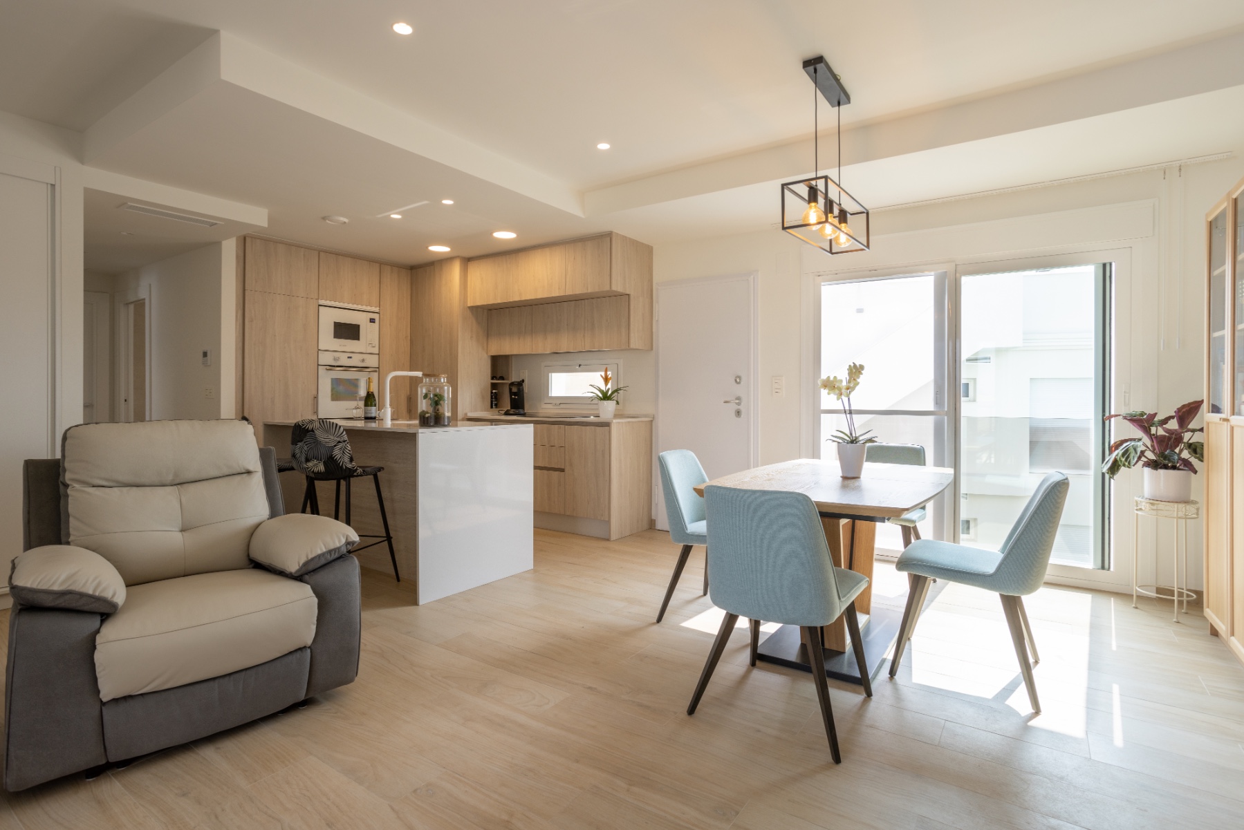 o_1j7ejauo51aiatlt17gi1kcu1kjs6t