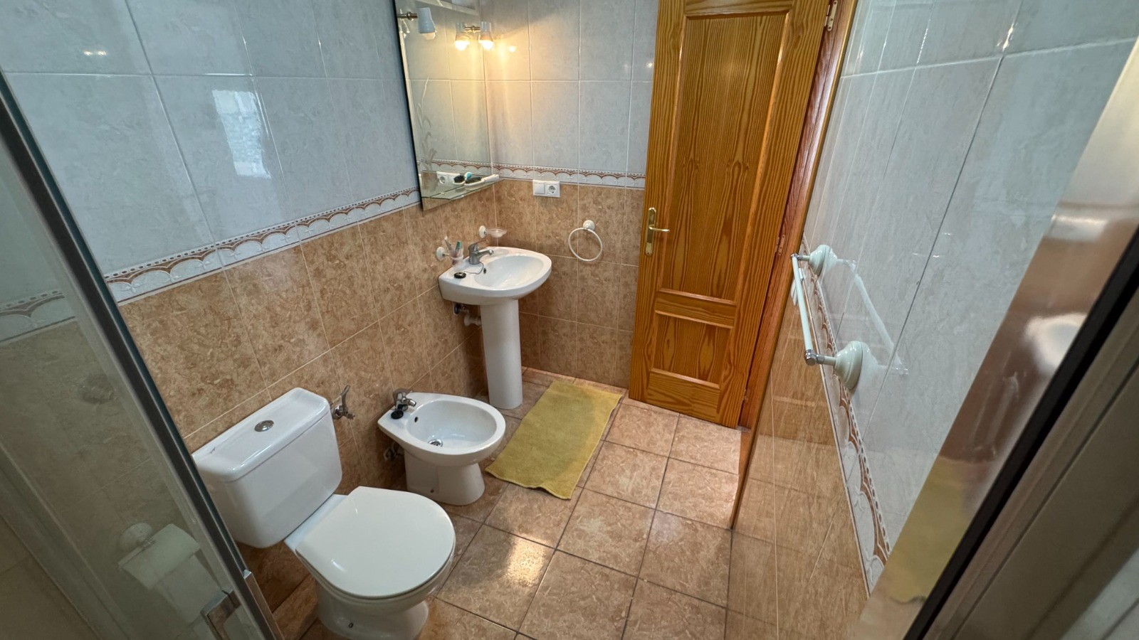 o_1j7eqem1nupf1jsn1dt215esghd2h