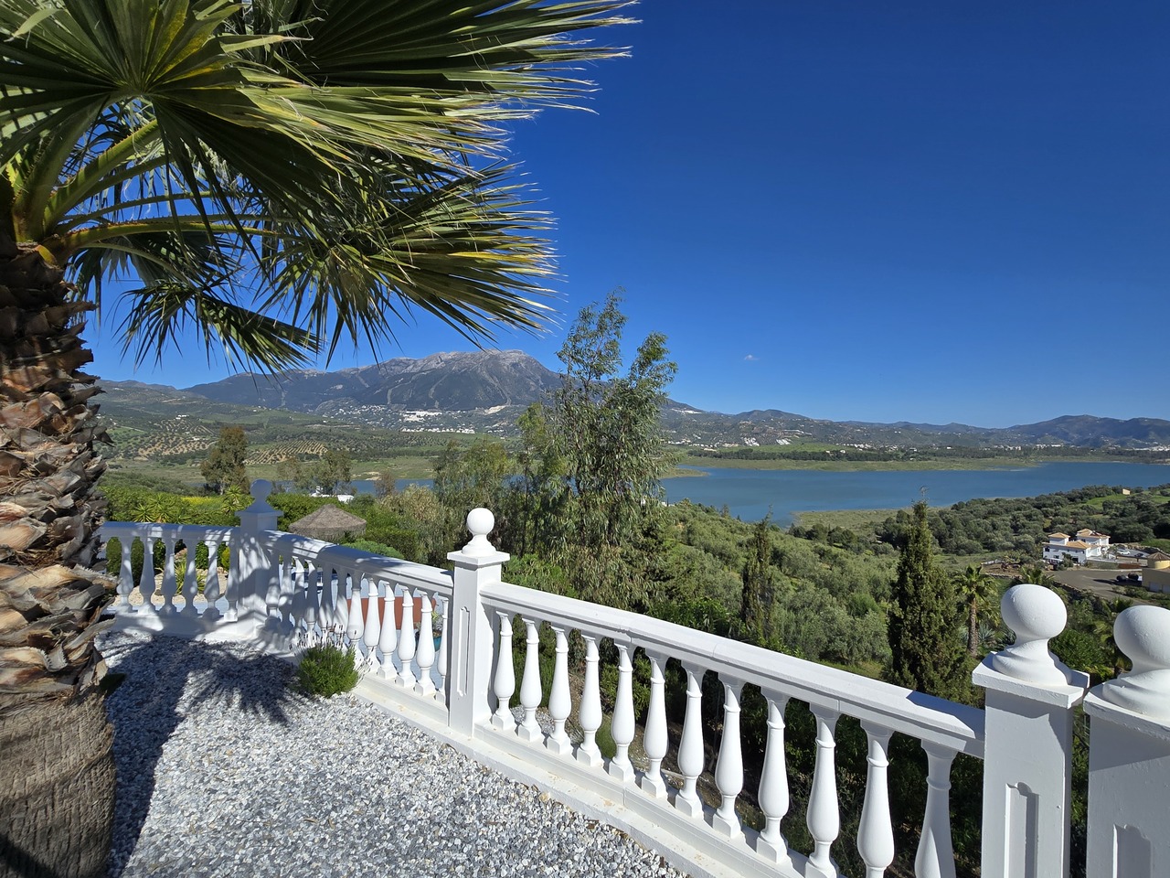 1351-villa-for-sale-in-vinuela-46595-large