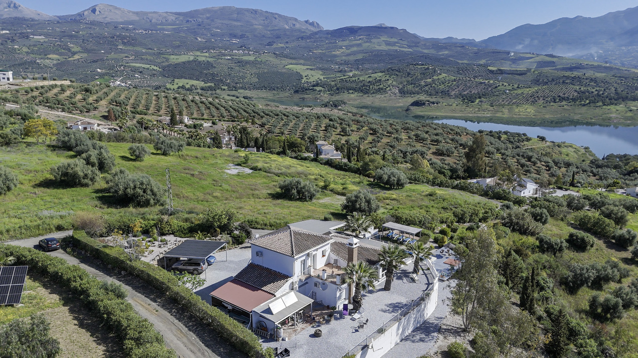 1351-villa-for-sale-in-vinuela-46817-large