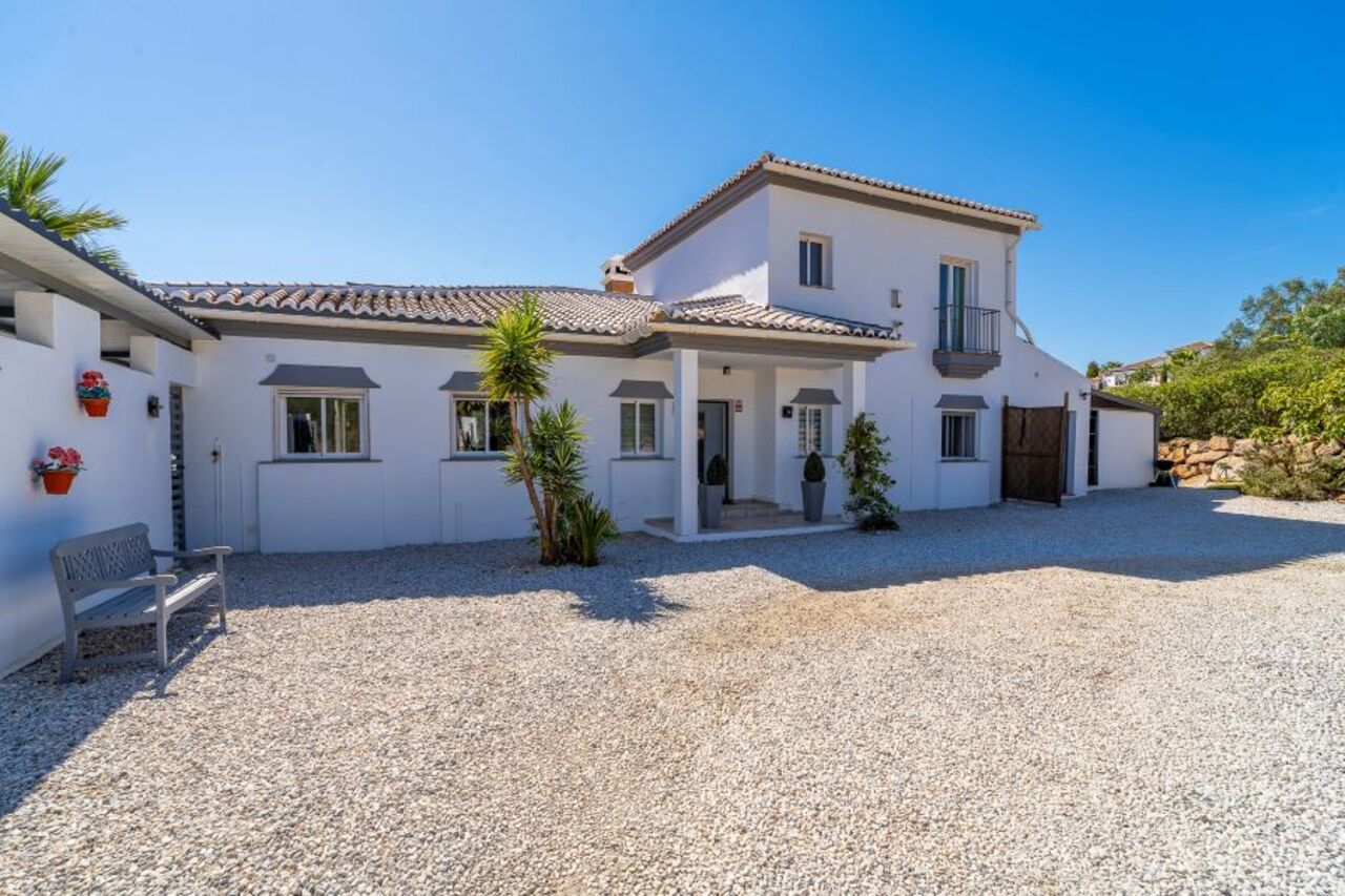 1351-villa-for-sale-in-vinuela-46818-large