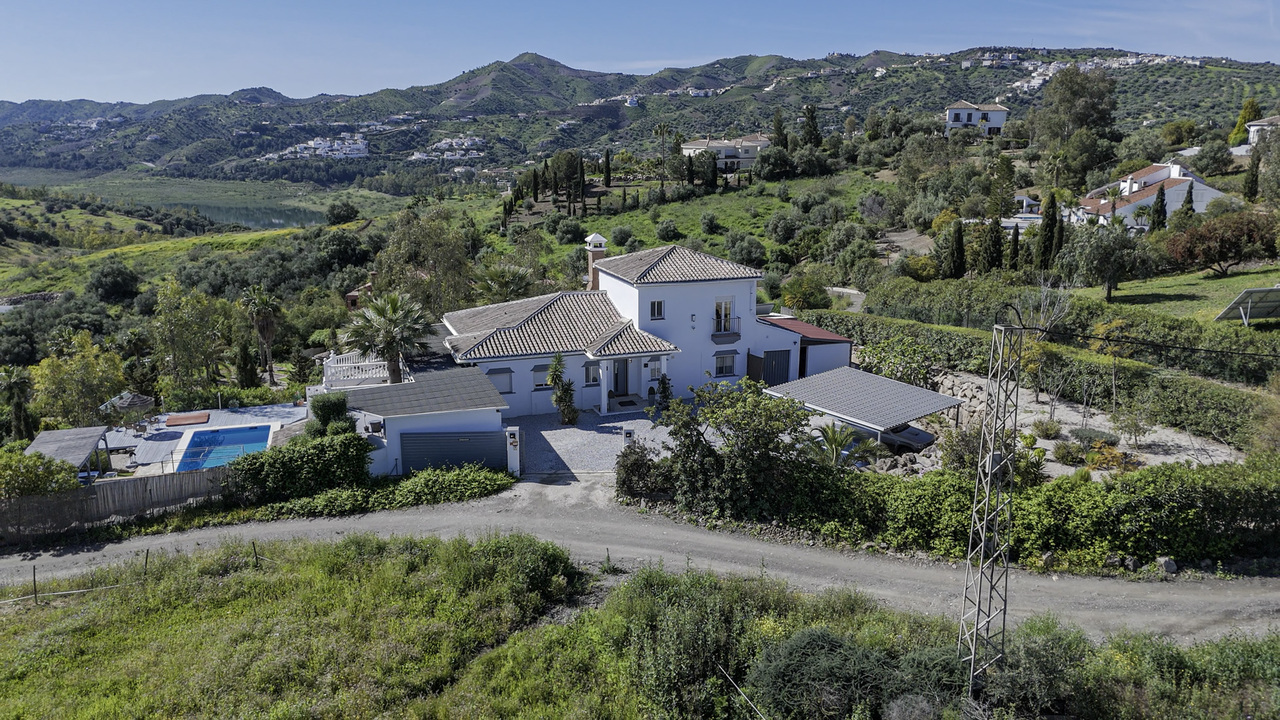 1351-villa-for-sale-in-vinuela-46824-large