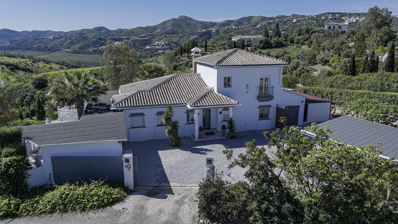 1351-villa-for-sale-in-vinuela-46825-large