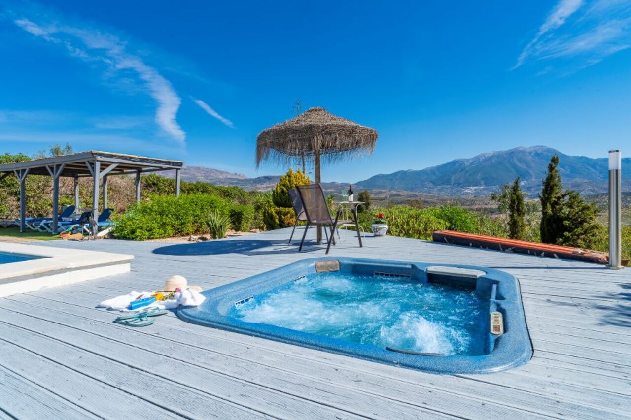 1351-villa-for-sale-in-vinuela-46826-large