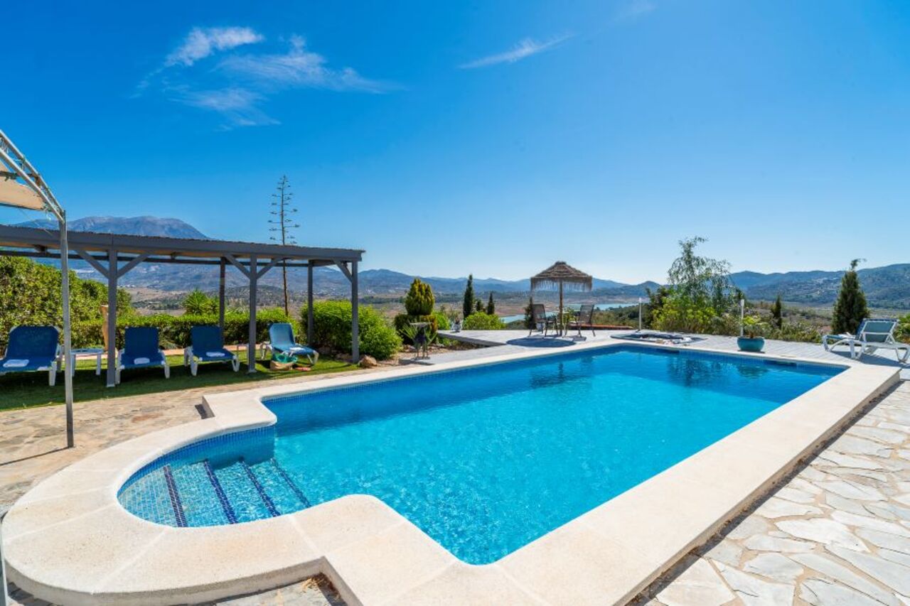 1351-villa-for-sale-in-vinuela-46832-large