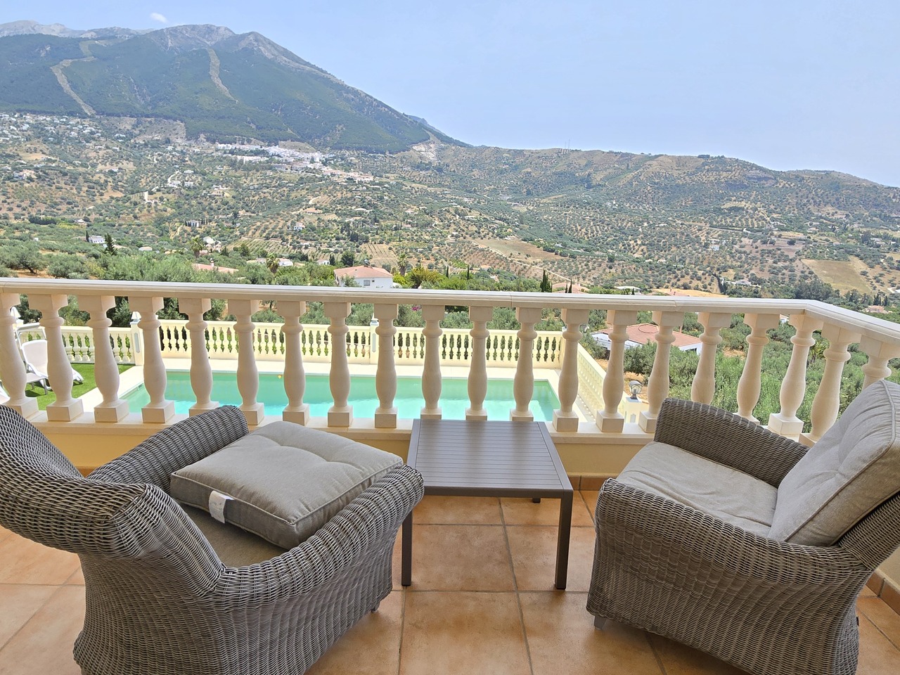 1366-villa-for-sale-in-alcaucin-47385-large