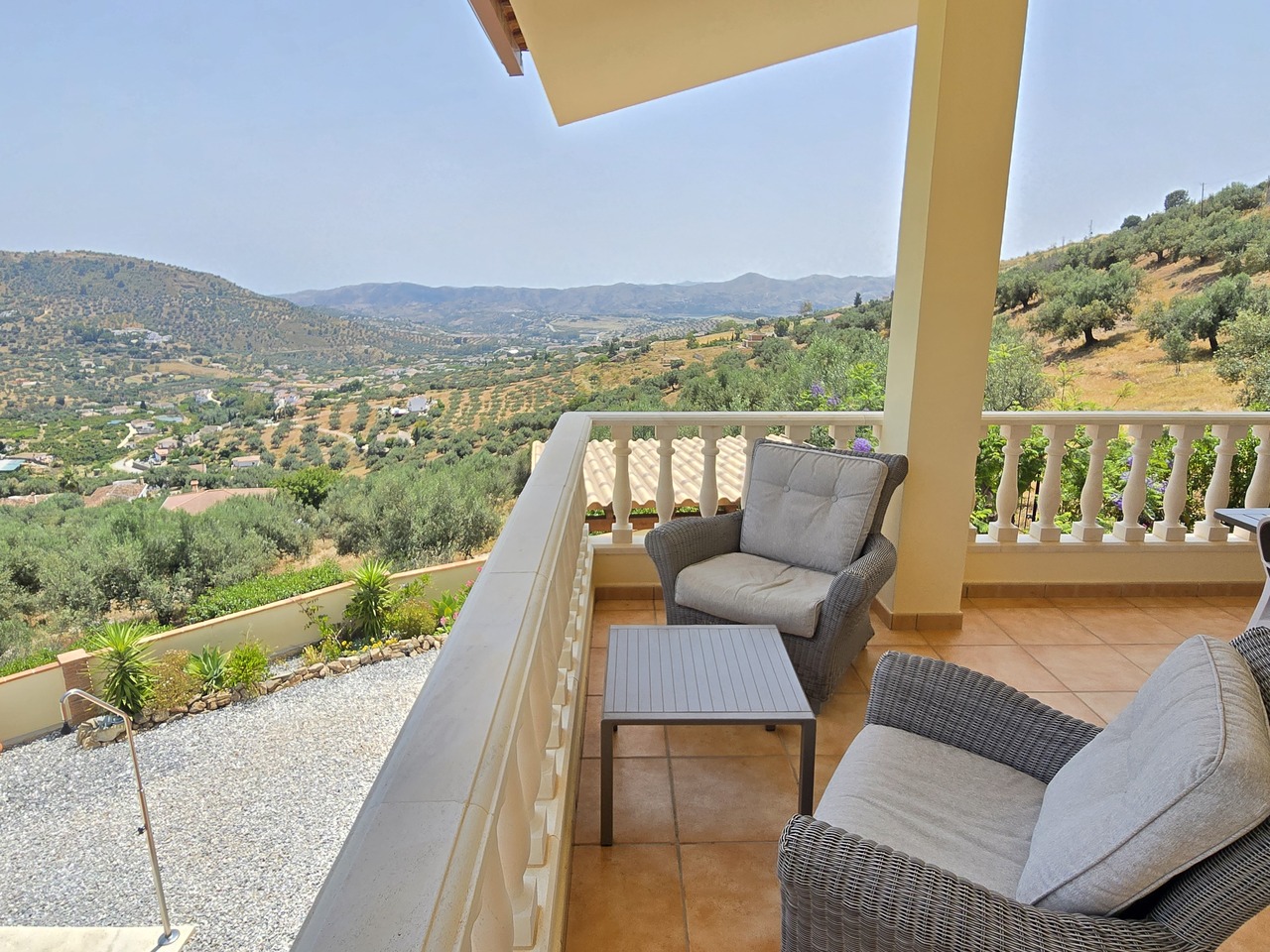 1366-villa-for-sale-in-alcaucin-47390-large