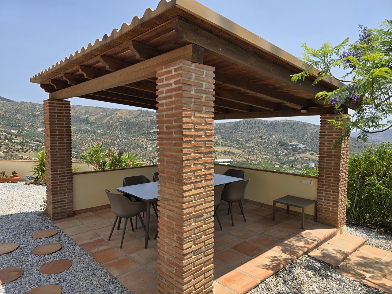 1366-villa-for-sale-in-alcaucin-47393-large