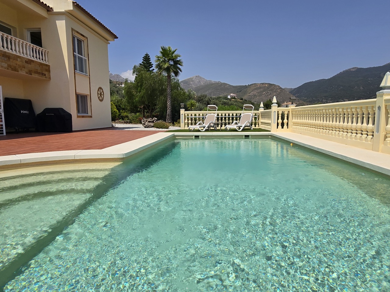 1366-villa-for-sale-in-alcaucin-47396-large