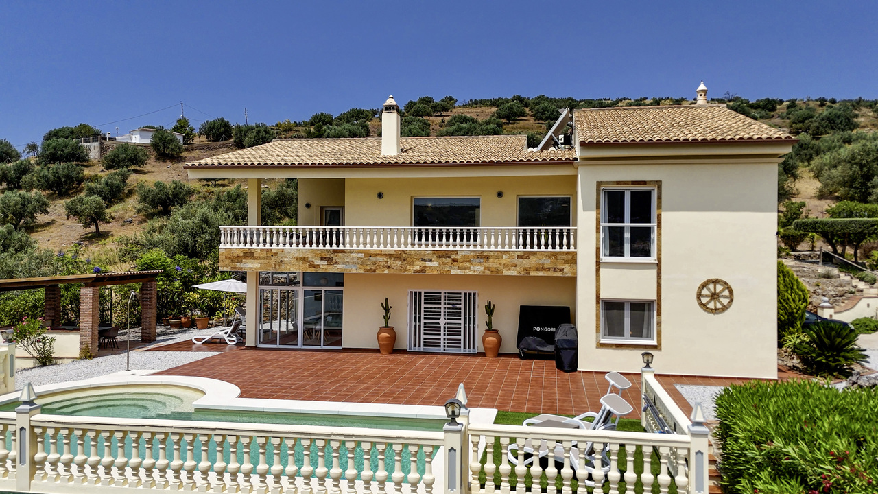 1366-villa-for-sale-in-alcaucin-47442-large