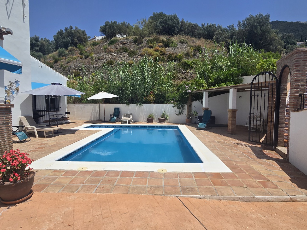 1367-villa-for-sale-in-alcaucin-47566-large