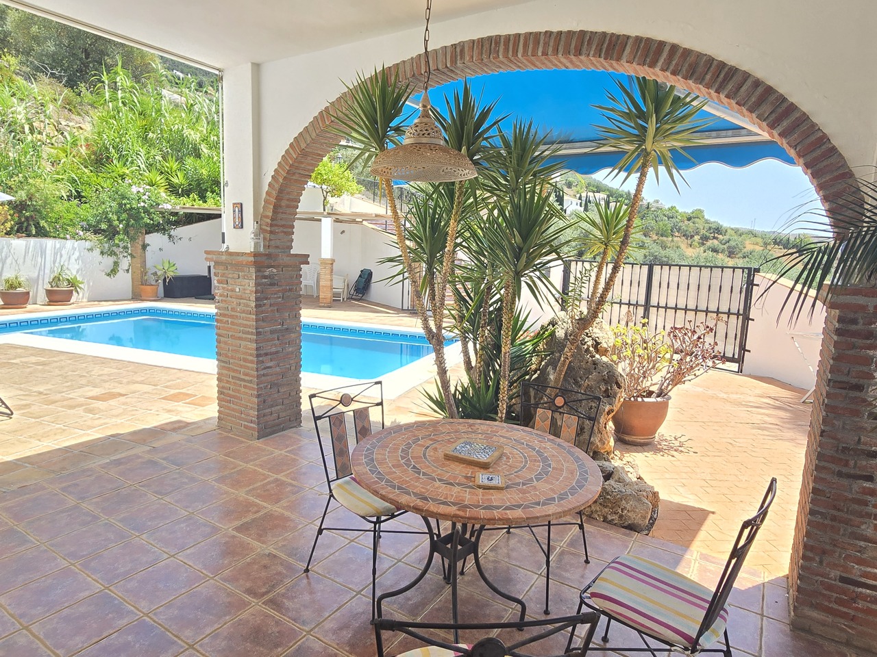 1367-villa-for-sale-in-alcaucin-47580-large